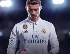 重返赛场引爆全场！，莱万多夫斯基意外战胜雄鹿观众掌声雷动